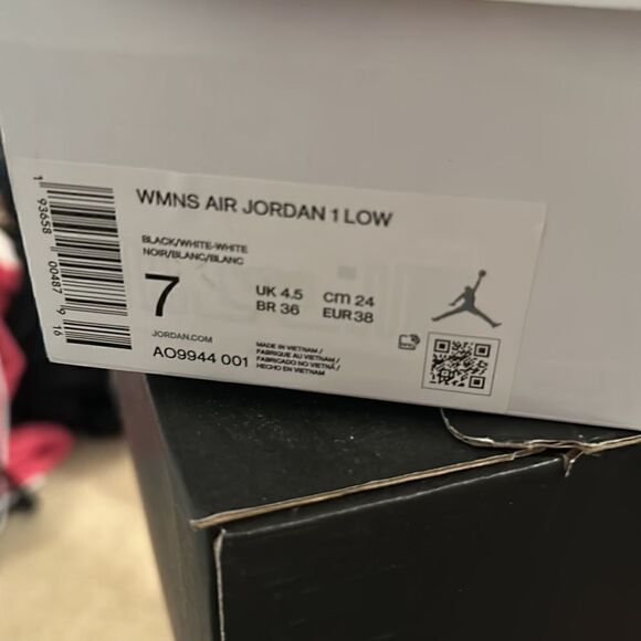 Nike Womens 7 Black Dunks - Picture 2 of 7